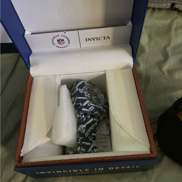 Nice Victor collectible watch and original box brand new never used Swiss made - Picture 15 of 15